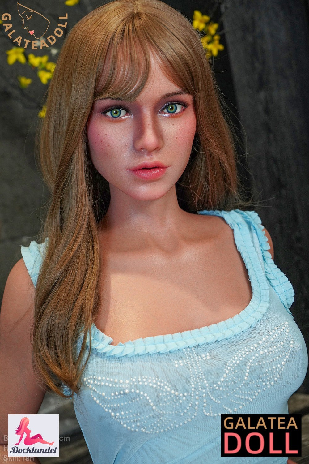 Fiona ir šī zīmola ekskluzīva lelle dabiskajā izmērā Galatea Doll. 163 cm gara silikona lelle ar slaidām formām un krūtīm ar D izmēra kausu. Galatea Doll ir pieredzējis reālistisku seksa leļļu ražotājs. Visi Galatea-lelles ir aprīkotas ar kustīgu žokli un reālistisku muti (ROS, reālā mutvārdu struktūra).