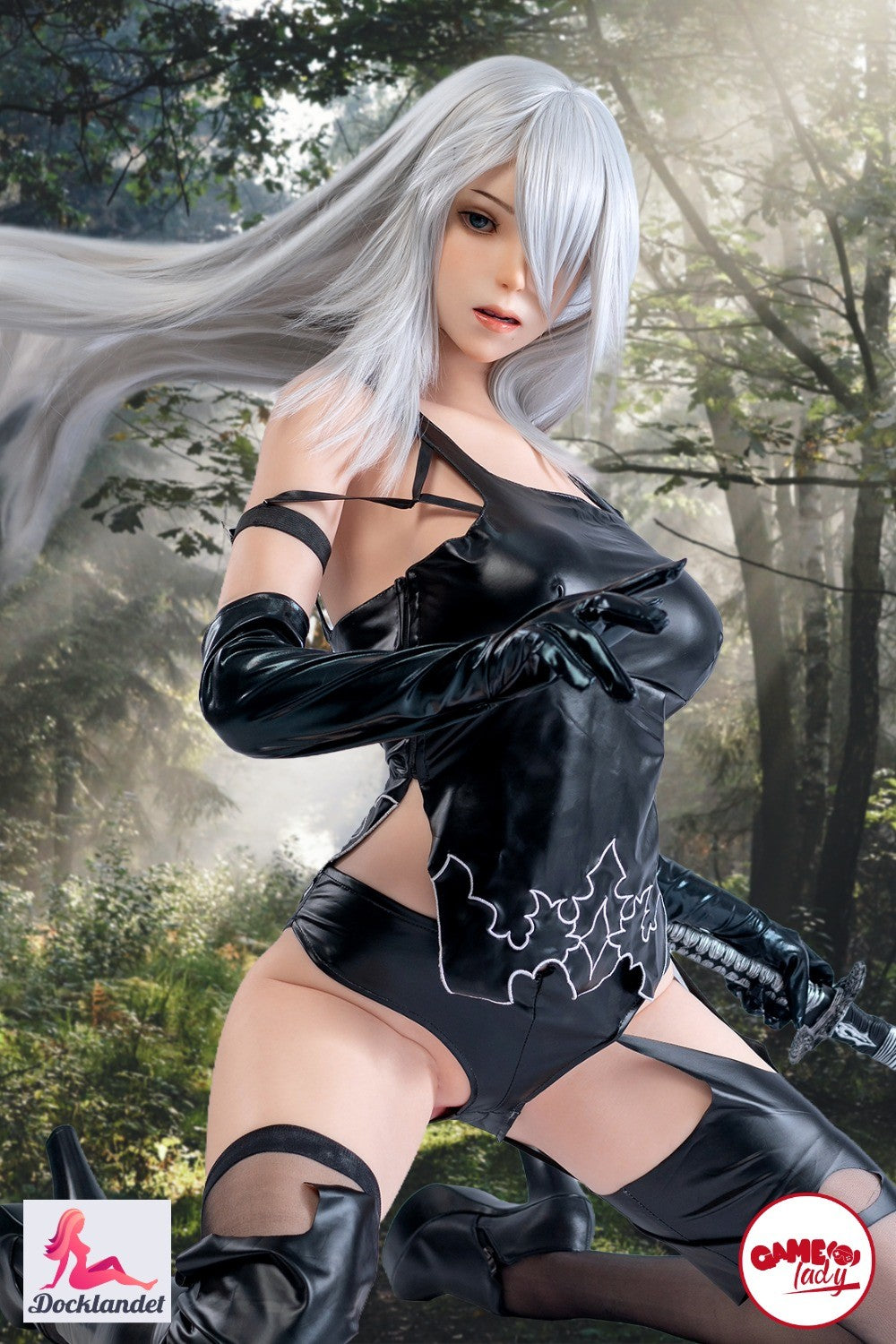 YoRHa A2 ir reālistiska silikona lelle, kuru iedvesmojis tāda paša nosaukuma tēls no populārās spēles Nier Automata. Tiem no jums, kas meklē A2 formāta seksa lelli, beidzot ir laba alternatīva! YoRHa A2 ir Cosplay lelle no zīmola Game Lady 171 cm gara un ar E krūzes krūšu izmēru. Game Lady ir pazīstams zīmols, kas koncentrējas uz pilna izmēra lellēm, kuru izskats un stili ir iedvesmoti no filmu un spēļu varoņiem. Viņiem jau ir cita Nier Automata lelle (2B), kas ir ļoti populāra.