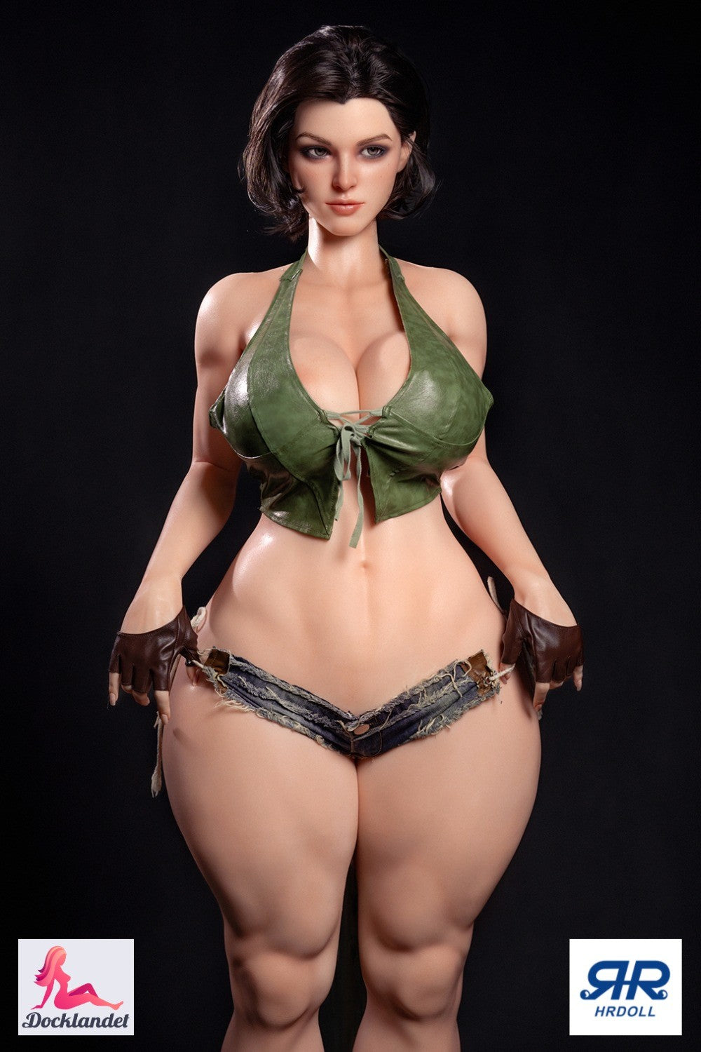 Laura ir ekskluzīva zīmola bbw seksa lelle HRDoll. 165 cm gara silikona lelle ar asiem izliekumiem, lielu krūšutēlu (K kauss) un milzīgu dibenu. Laura no HRDoll tā standarta versijā ir aprīkota ar īpaši detalizētu apvalku (RST = īsta ādas tekstūra) un arī kustīgs žoklis ar īstu muti (ROS).