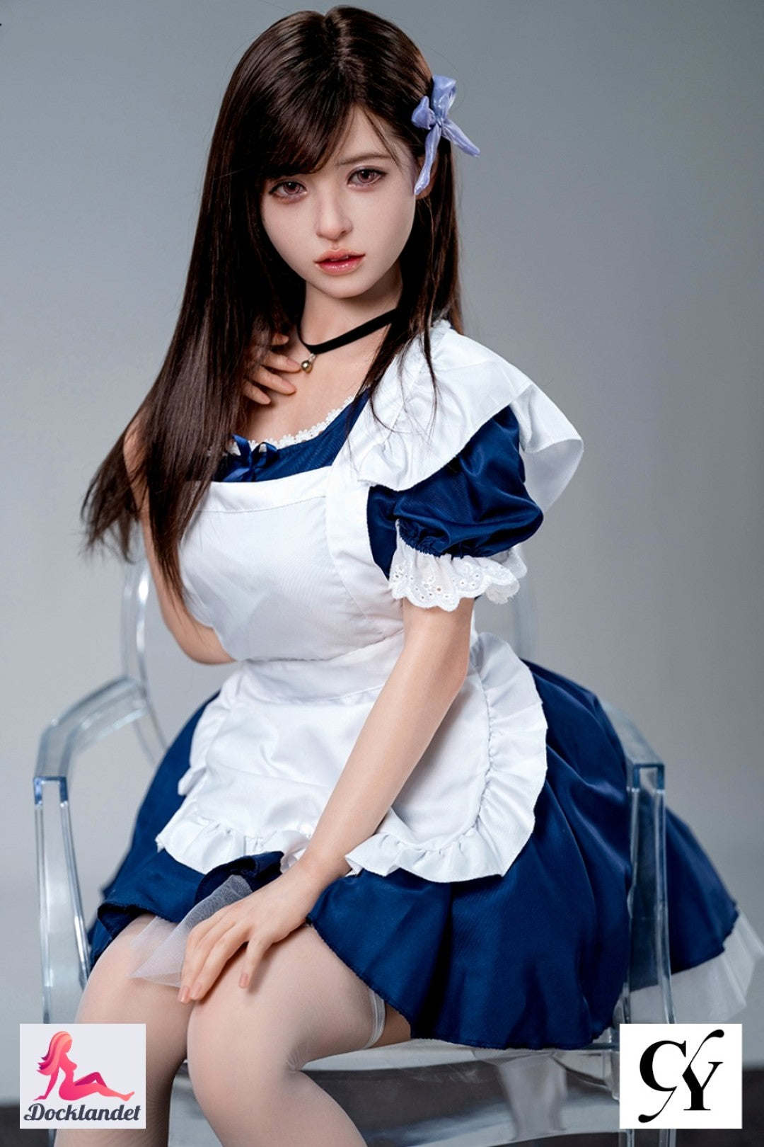 TOP CYDOLL Koharu 157 cm ar sīku ķermeni, D kausu un reālistisku silikona ādu, sēdus pozu, kurā redzami reālistiski izliekumi un maigas detaļas.