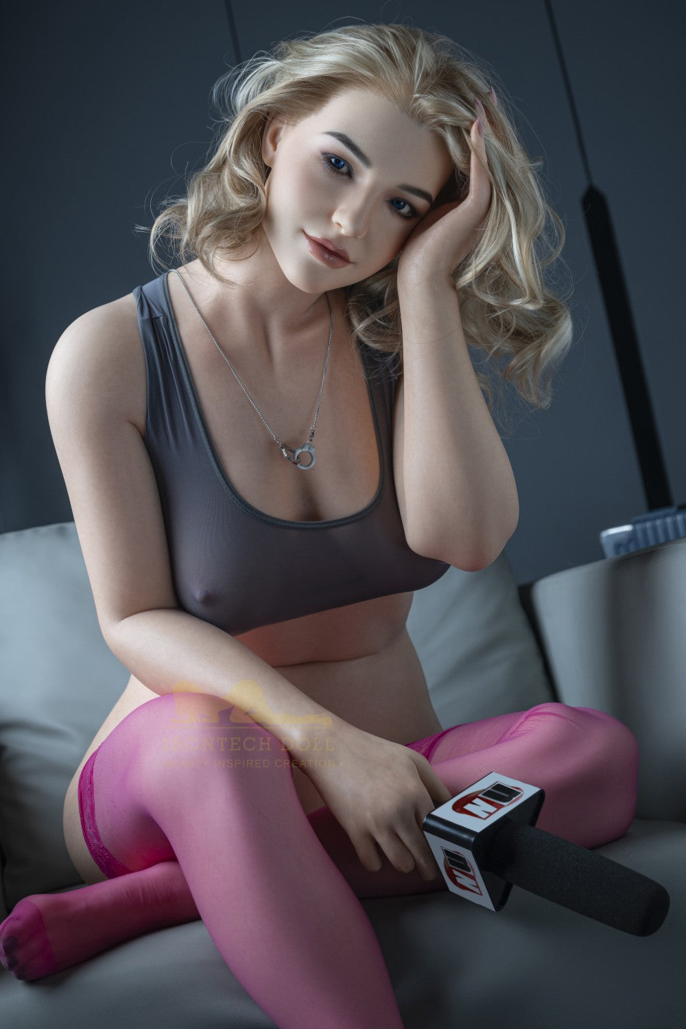 Eila Adamsa pornozvaigzne seksa lelle (Irontech Doll 160 cm C-kausa silikons)