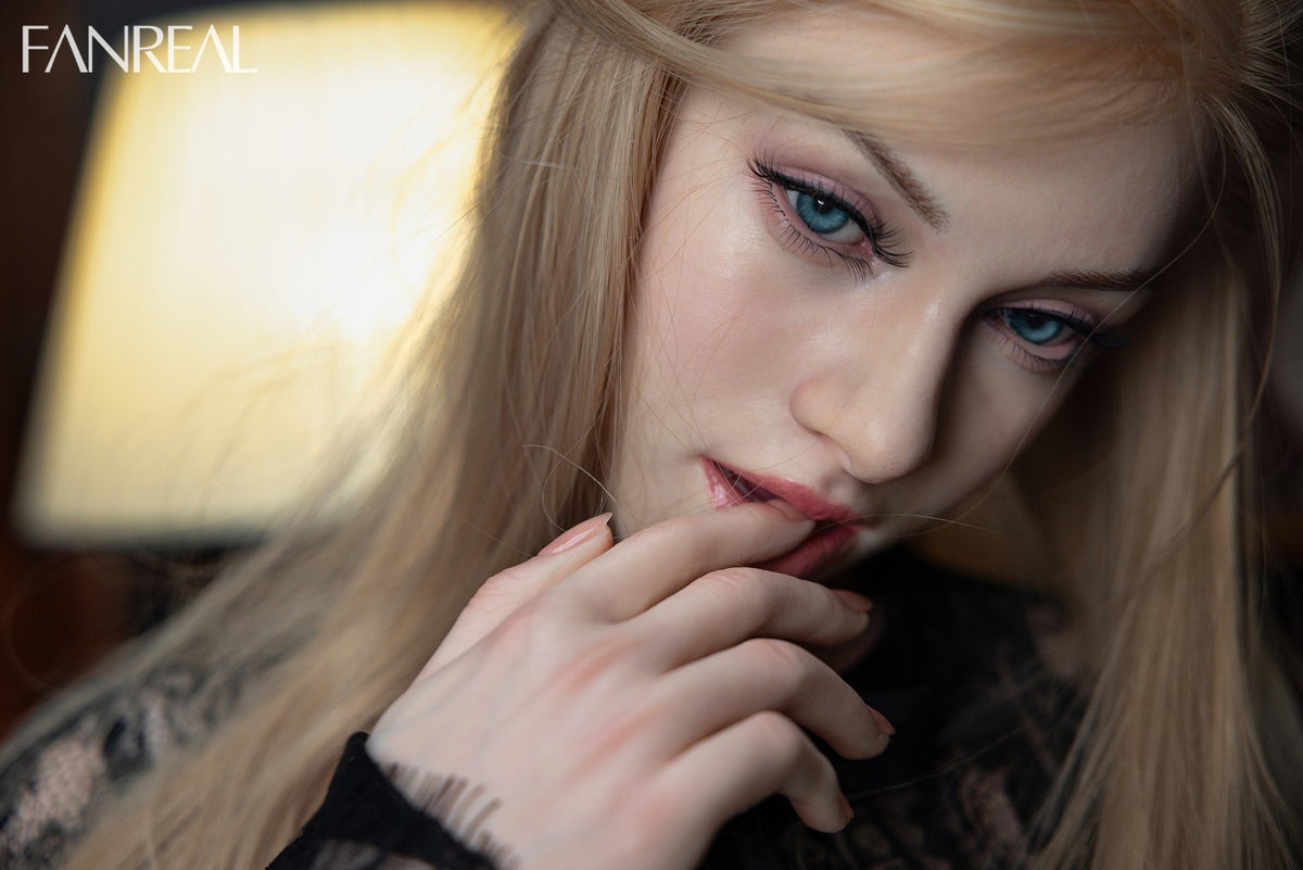 Seksa lelle Vanesa (FanReal Doll 168cm F kauss silikona)