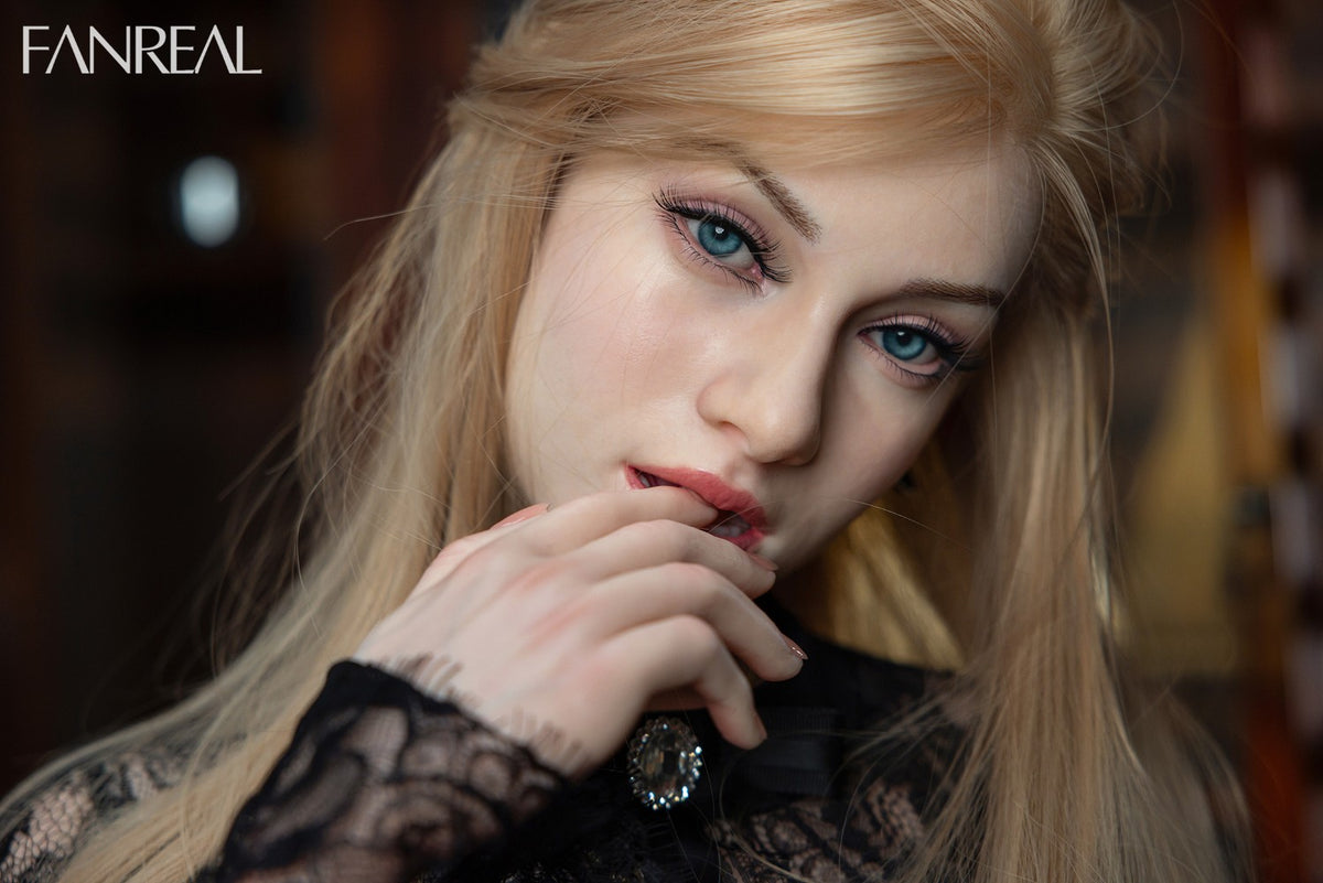 Seksa lelle Vanesa (FanReal Doll 168cm F kauss silikona)