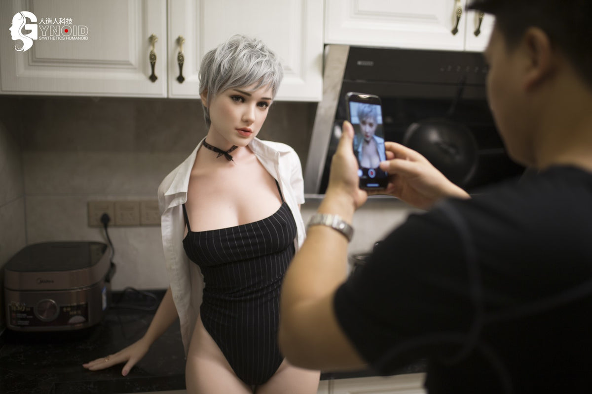 Seksa lelle Laura Model 11 (Gynoid Doll 162 cm E-Cup silikona)