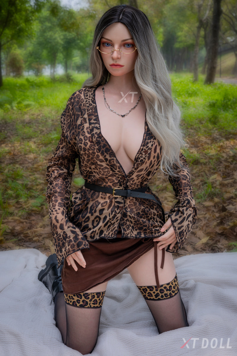 Melānijas seksa lelle (XT Doll 165 cm E-Cus #XT-15-B silikons)