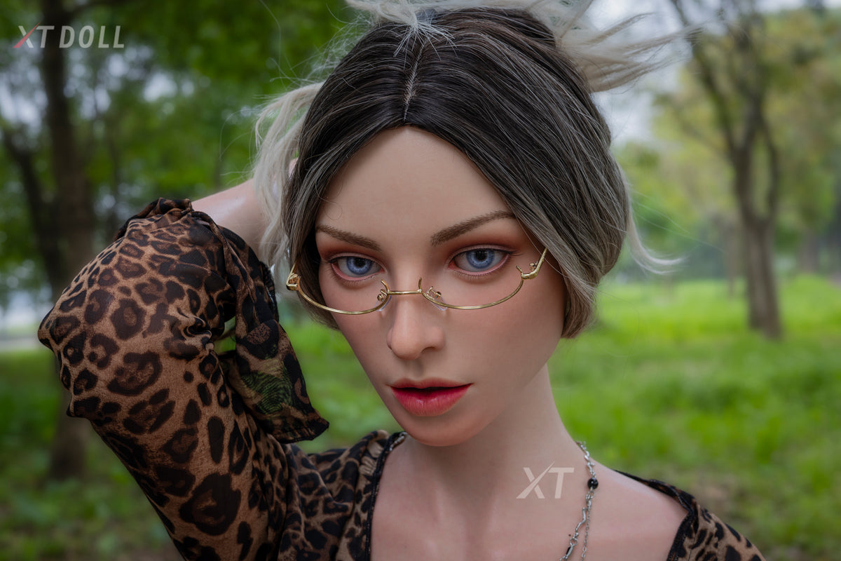 Melānijas seksa lelle (XT Doll 165 cm E-Cus #XT-15-B silikons)