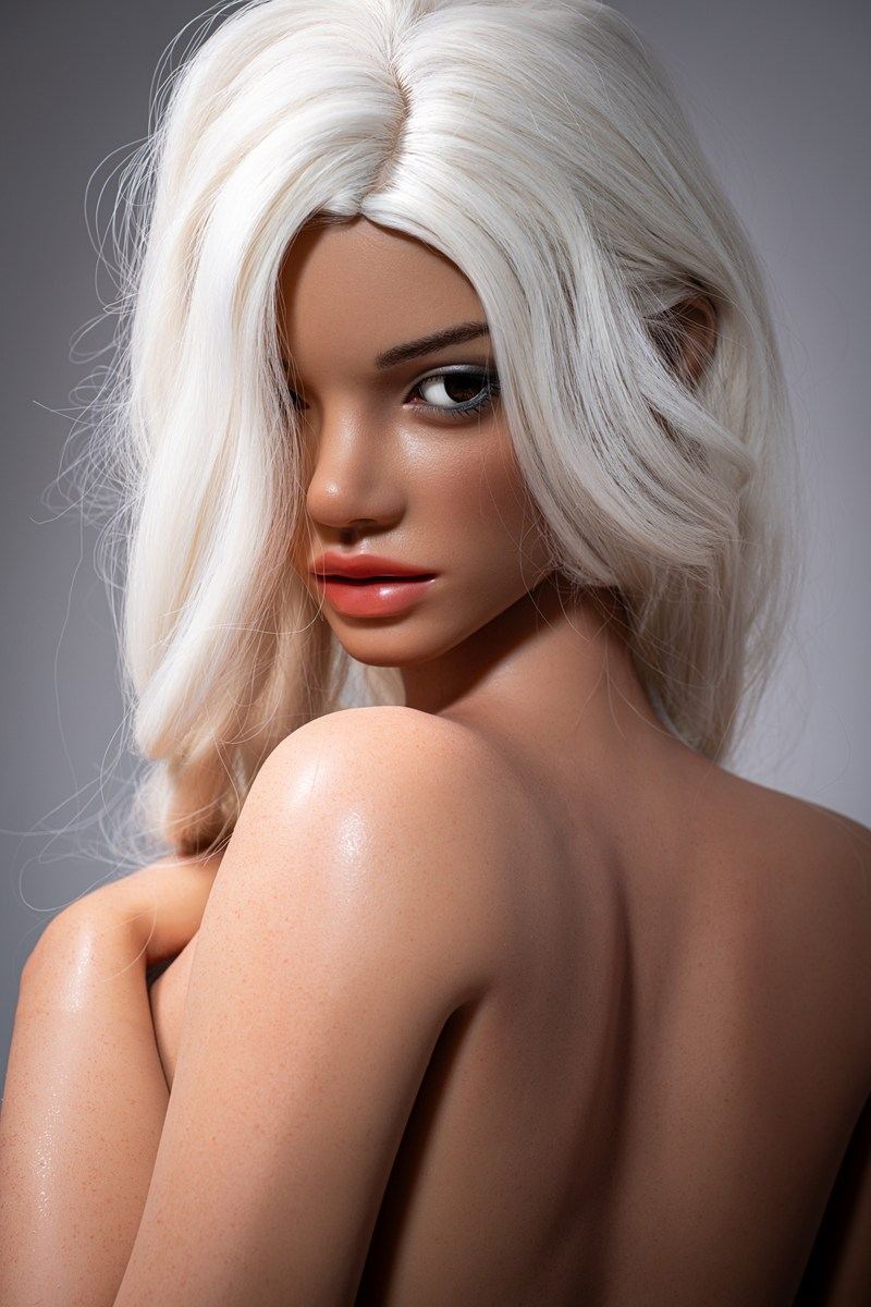Seksa lelle Rihanna (FUDoll 162 cm F-Cup silikona)