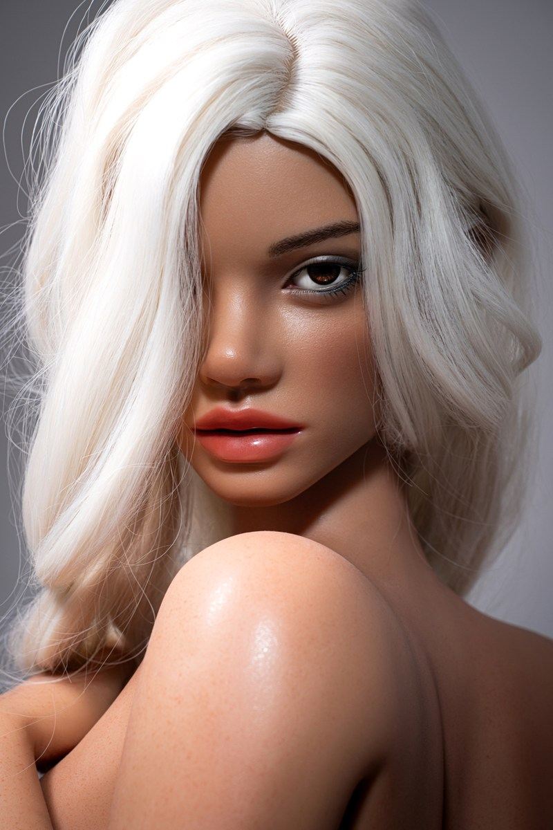 Seksa lelle Rihanna (FUDoll 162 cm F-Cup silikona)
