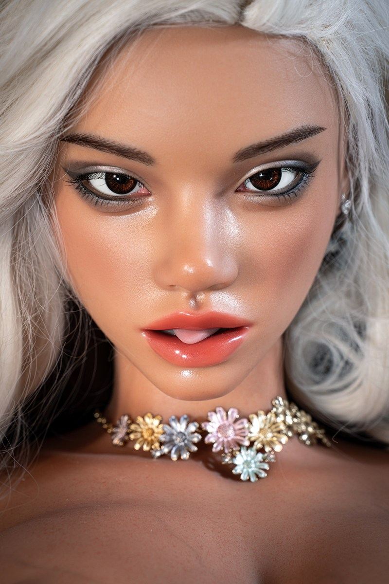 Seksa lelle Rihanna (FUDoll 162 cm F-Cup silikona)