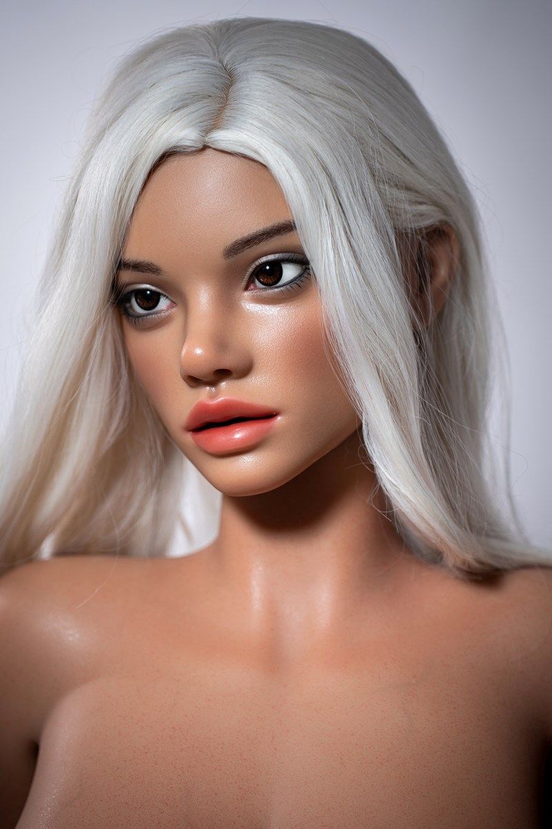 Seksa lelle Rihanna (FUDoll 162 cm F-Cup silikona)