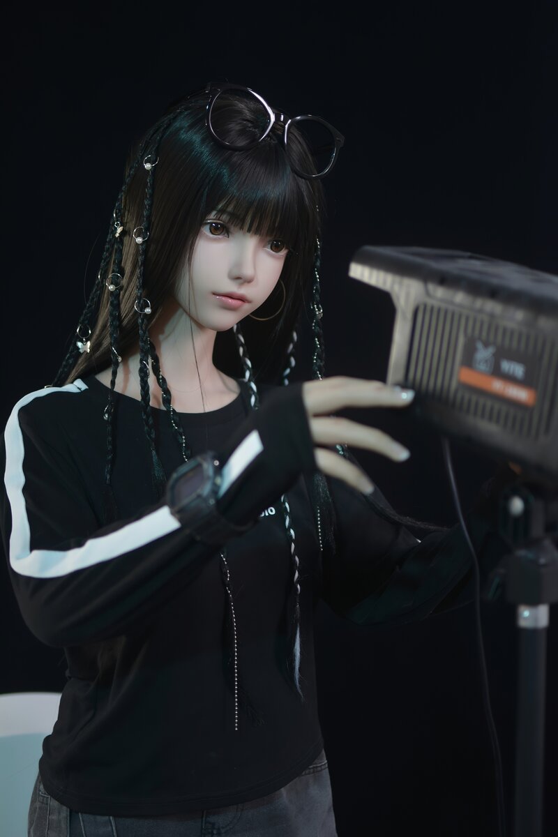 Xiaolu seksa lelle (FUDoll 150 cm B-Cup silikona)