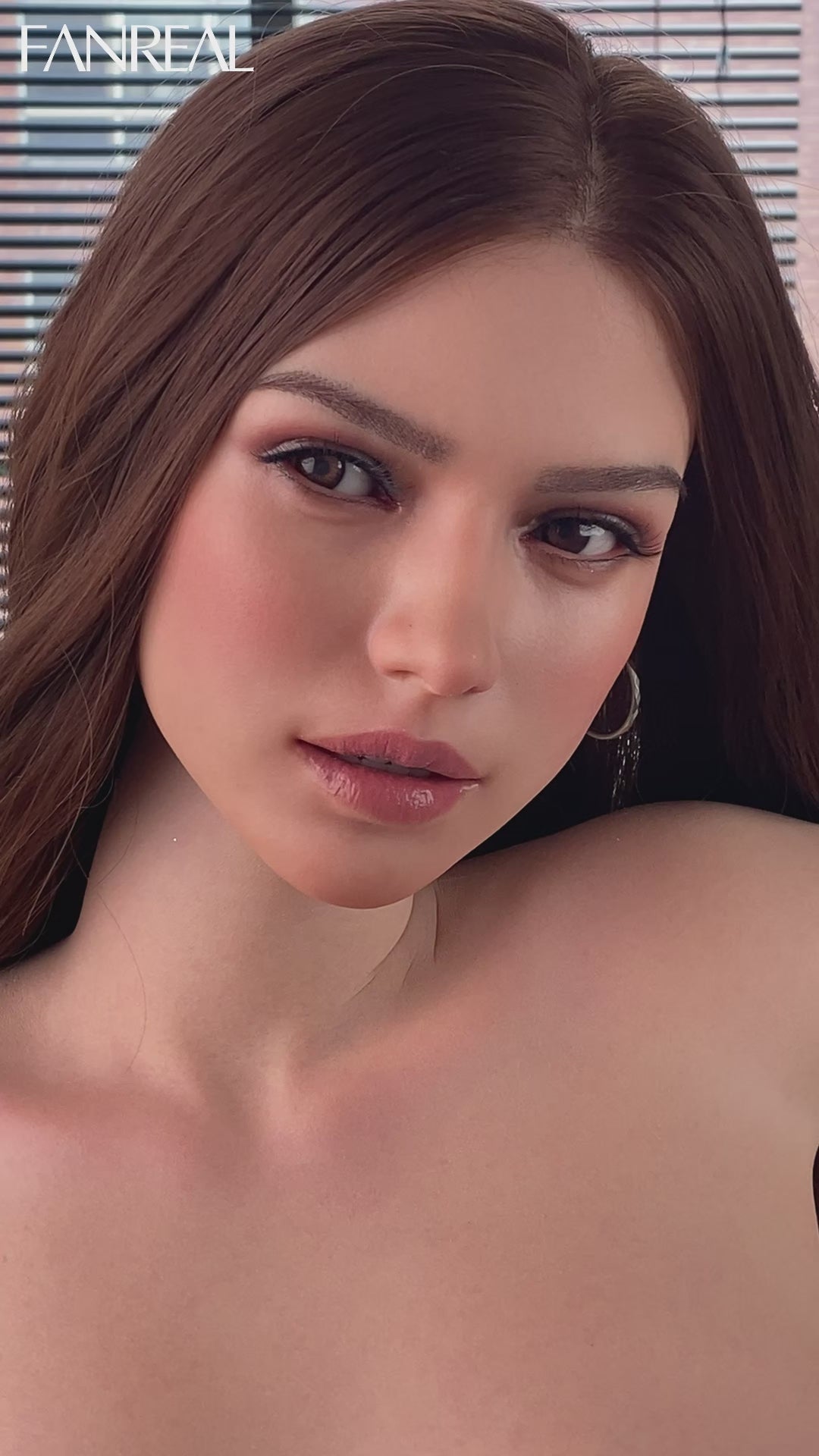 Seksa lelle Mirella (FanReal Doll 166 cm J-kauss silikons)