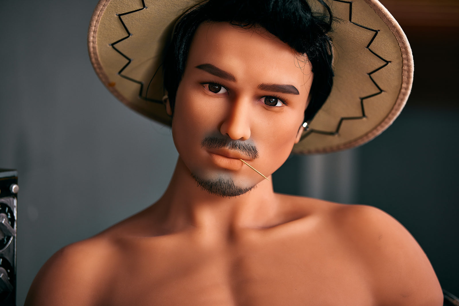 Kelvina vīriešu rumpja seksa lelle (Irontech Doll 100 cm #203 TPE)